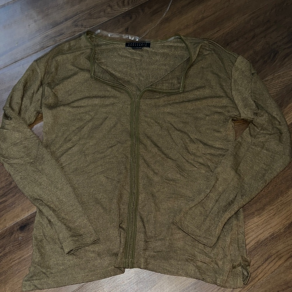 Medium Sanctuary olive green top